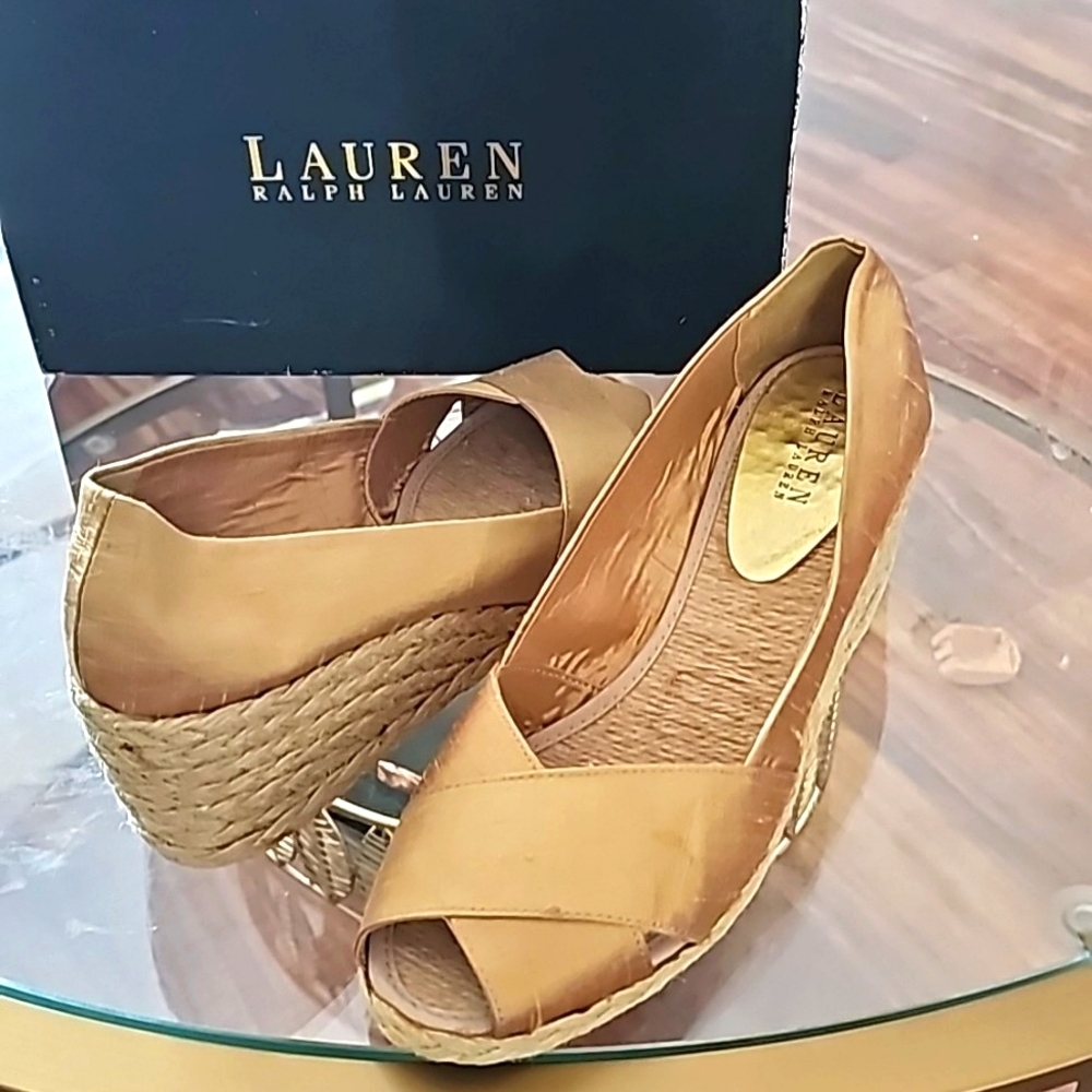 Lauren Ralph Lauren New Gold Cecilia wedge heel Shantung Peek Toe 10B NIB